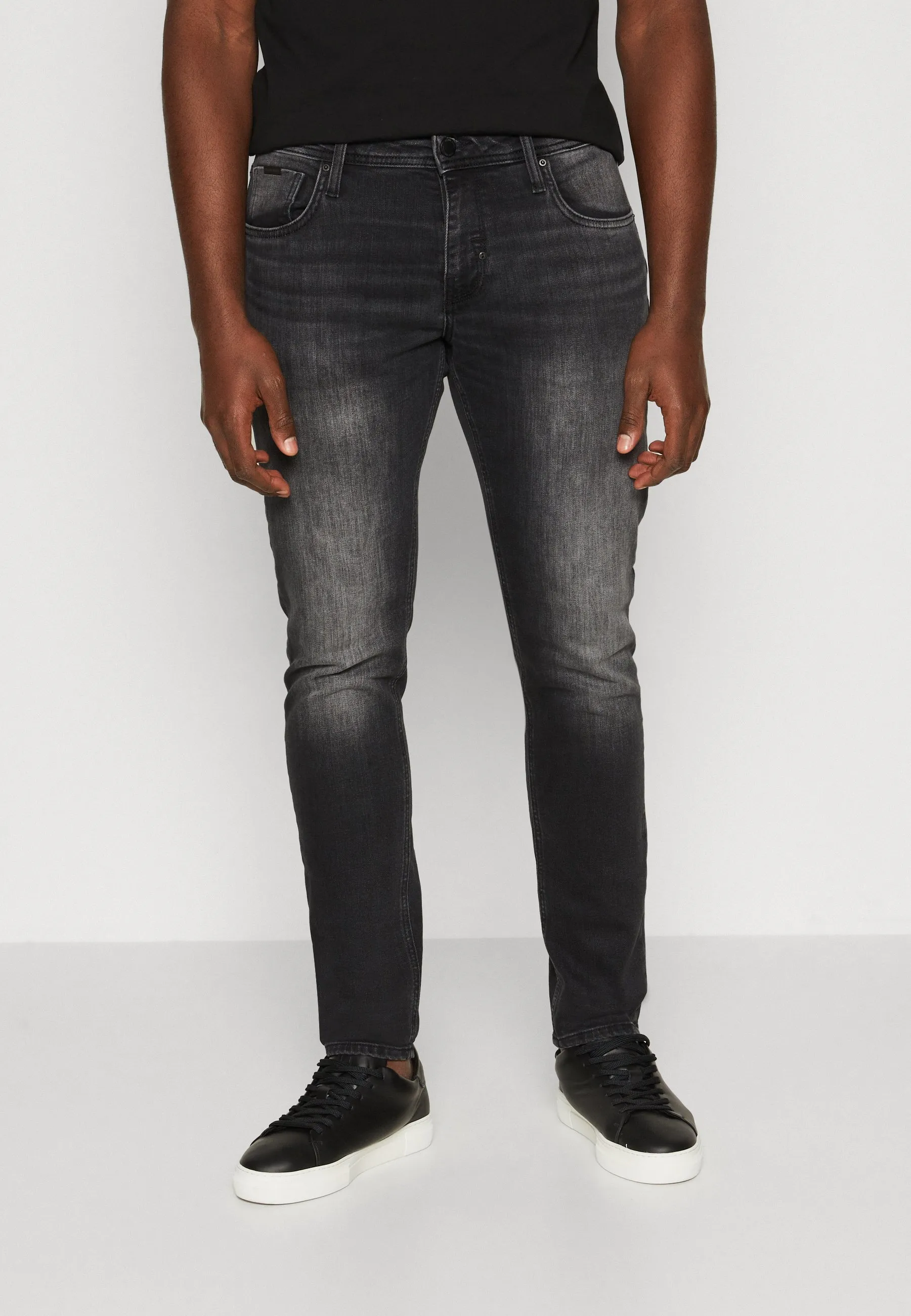 KURT - Jeans Tapered Fit