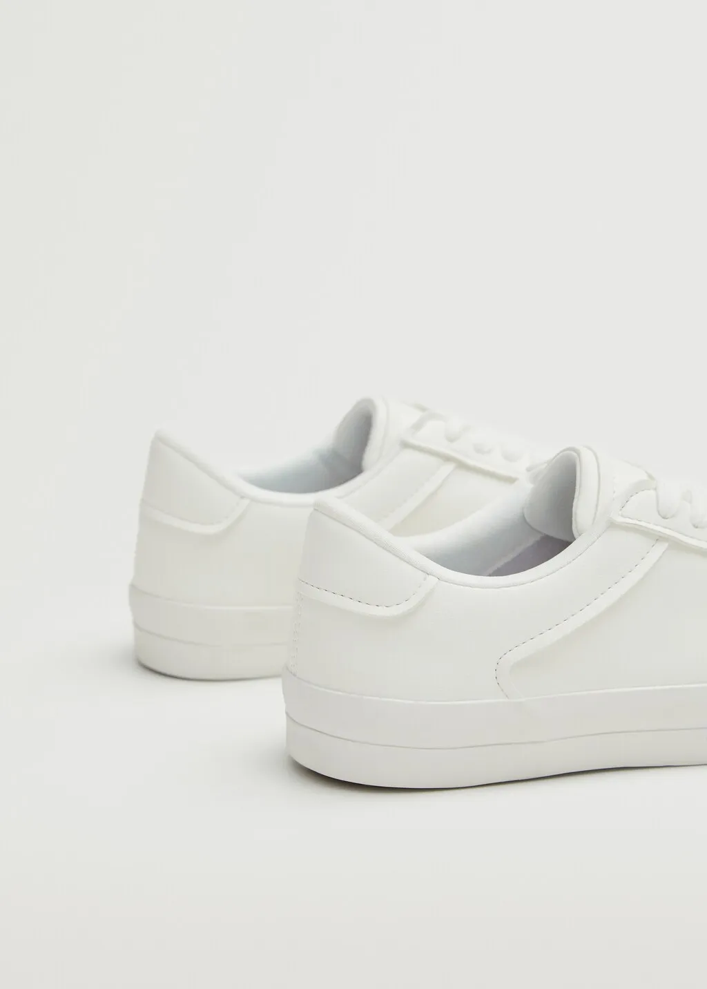 Sneaker basic lacci