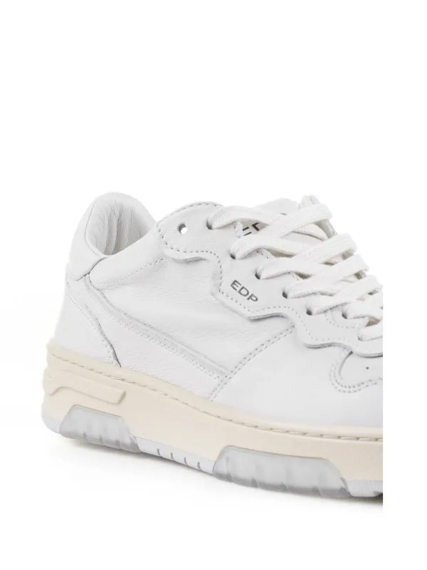 White leather sneaker